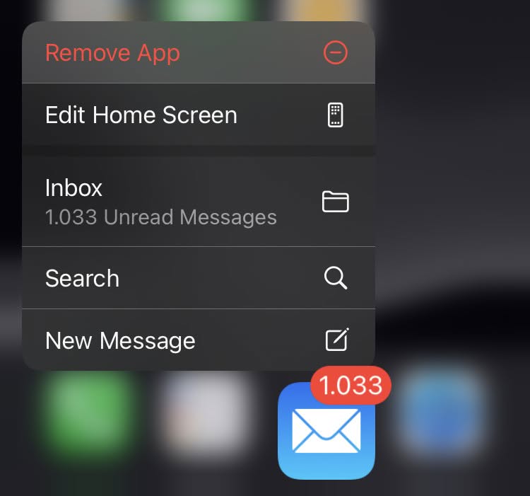 Select “Remove App” from the context menu to uninstall Mail from iPhone