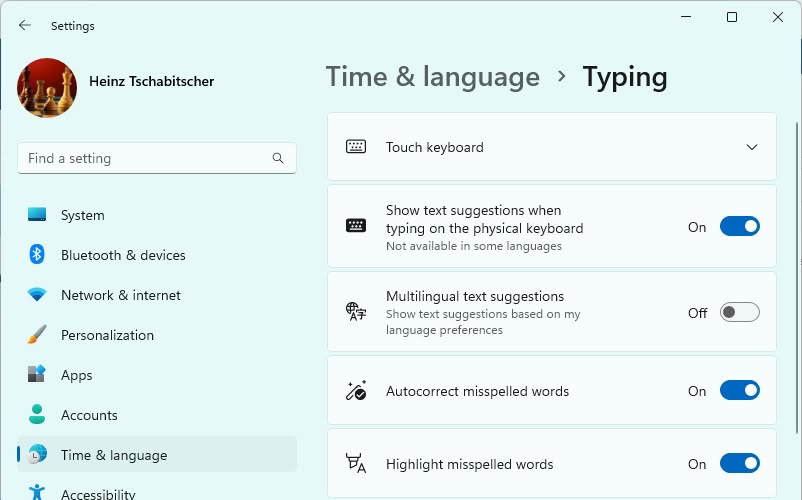 Enable text suggestions and auto-complete for Windows 11 in “Settings”